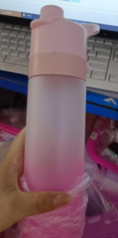 Large Capacity Outdoor Sport Fitness Spray Water Bottle